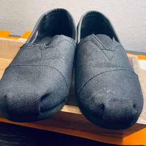 Toms charcoal shoe